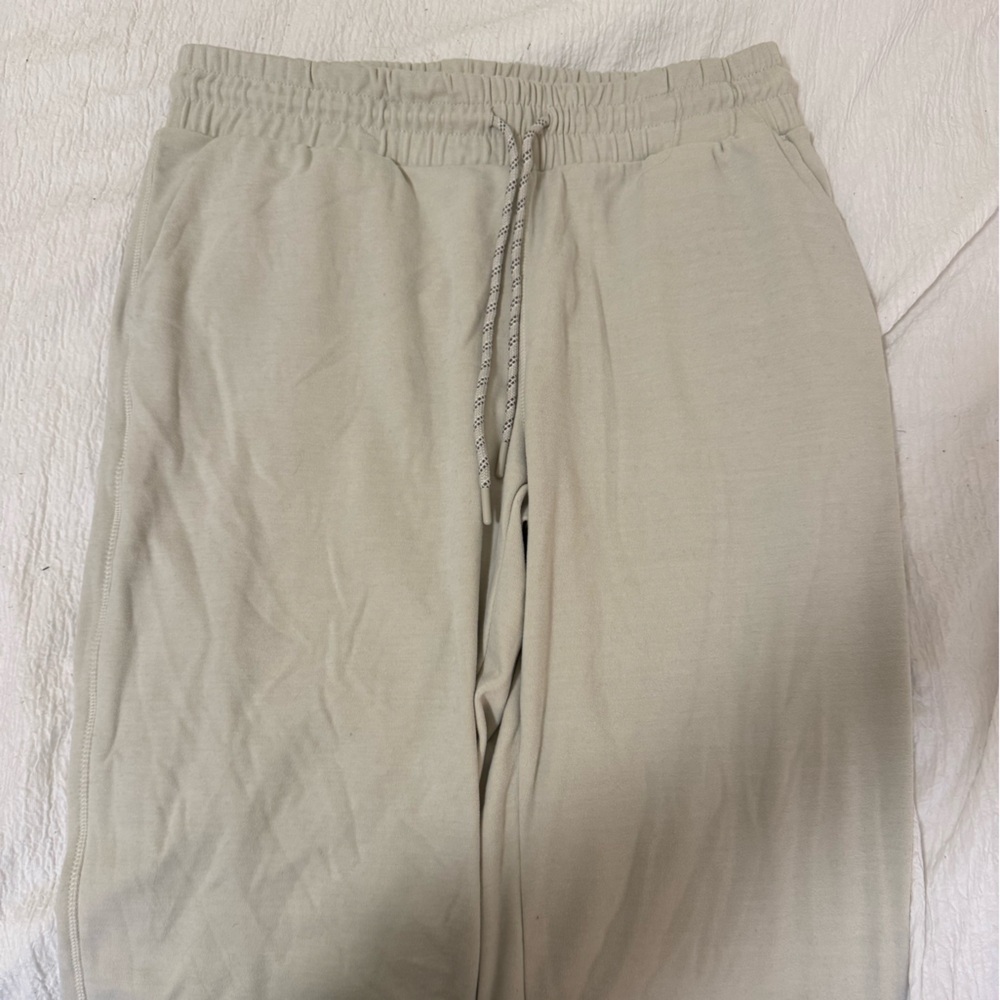 Women’s L Avalanche Cream Jogger Pants